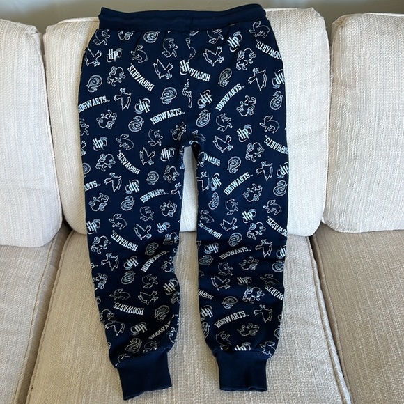 Harry Potter HOGWARTS by Warner Brothers sweatpants in size S. - Picture 3 of 3